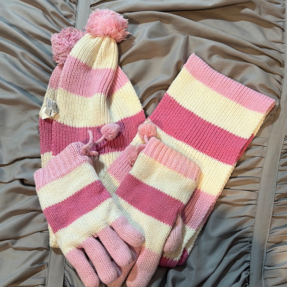 Children’s Place Winter Glove & Scarf Set
